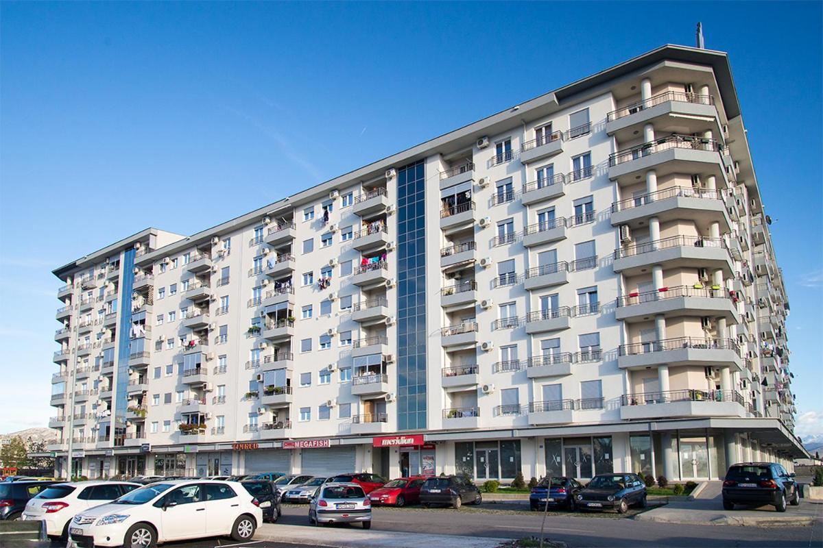 Apartman Tanjuska Podgoriţa Exterior foto