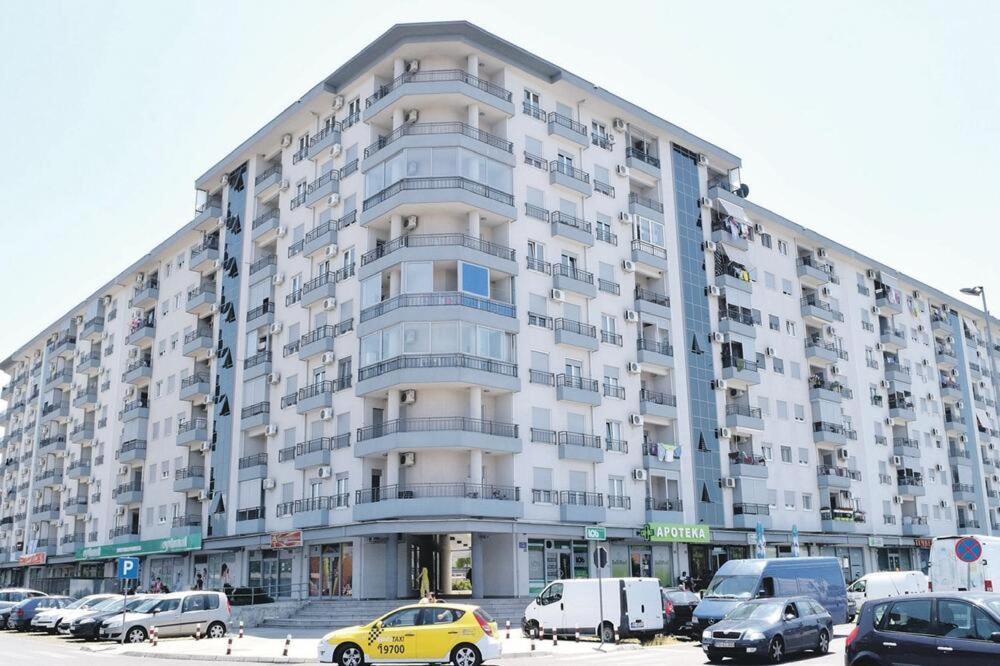 Apartman Tanjuska Podgoriţa Exterior foto